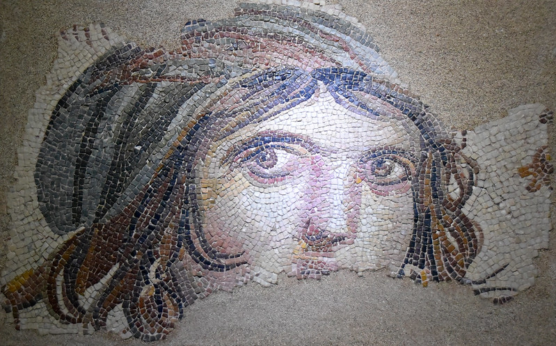 mosaico de la joven de Zeugma en el museo de los mosaicos de Zeugma en Gaziantep