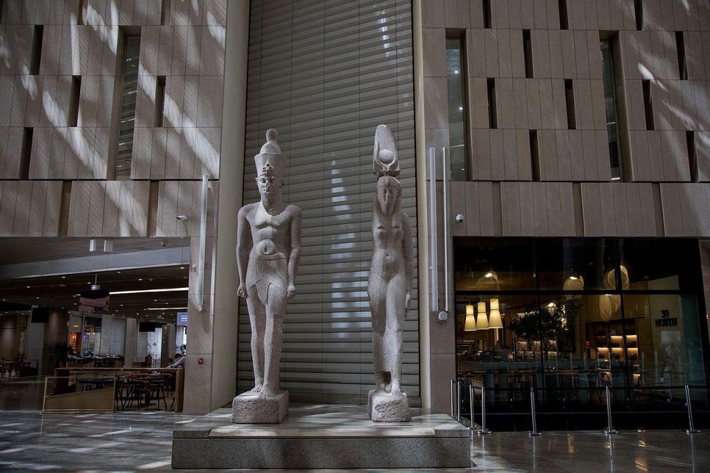 esculturas de Thonis-Heracleion en el GEM