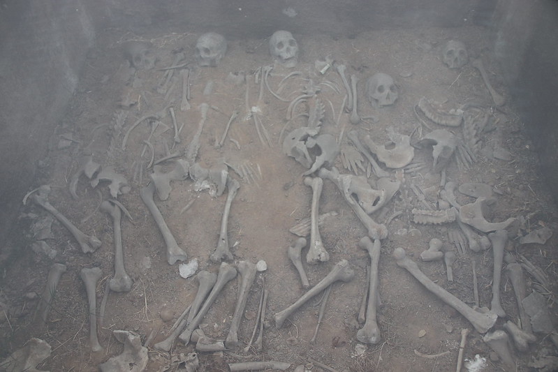 fosa con sacrificios humanos rituales en Yinxu