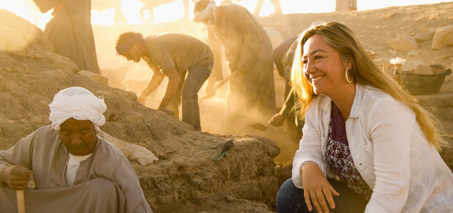 Myriam Seco en la excavación del templo de Tutmosis III