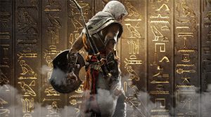 escena de Assasin's Creed con escritura jeroglífica de fondo