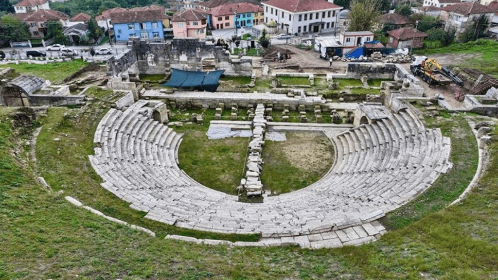 teatro romano de Prusias ad Hypium en Konuralp