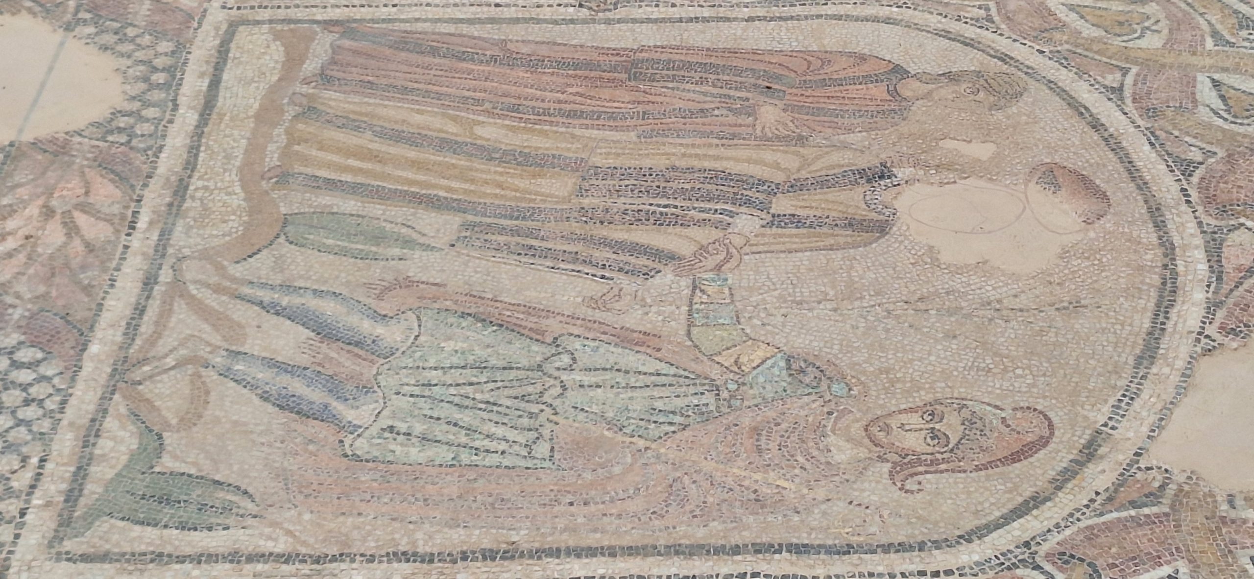 mosaico del salón principal de la villa romana de Arellano