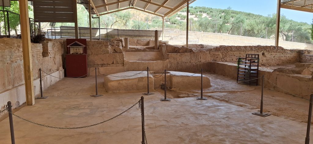 oecus con stibadium en la villa romana El Ruedo en Almedinilla