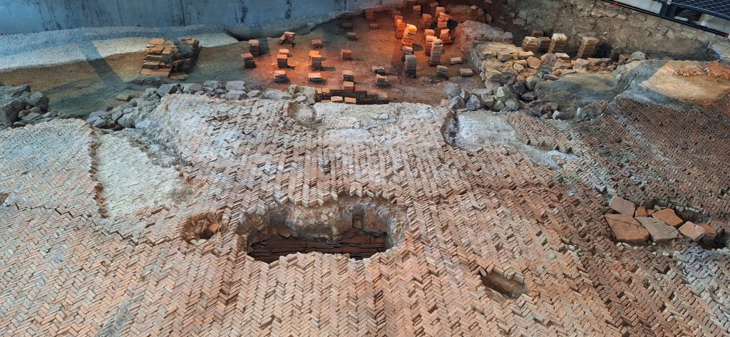 Frigidarium de las termas romanas de Irun