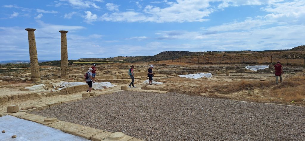 Domus del doble peristilo de Los Bañales