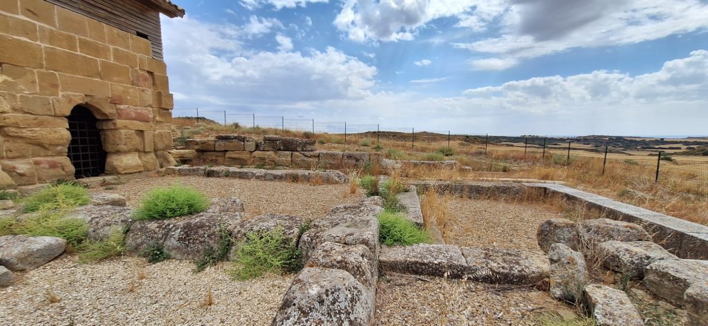 Frigidarium de las termas públicas de Los Bañales