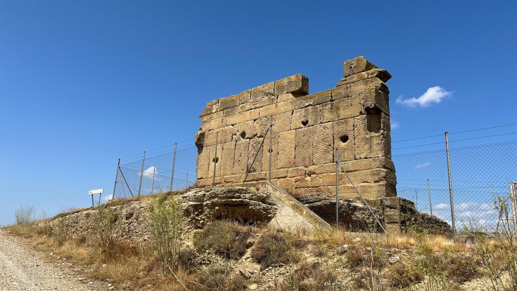 mausoleo romano de los Atilios en Sádaba
