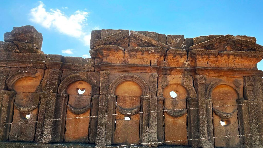 mausoleo romano de los Atilios en Sádaba
