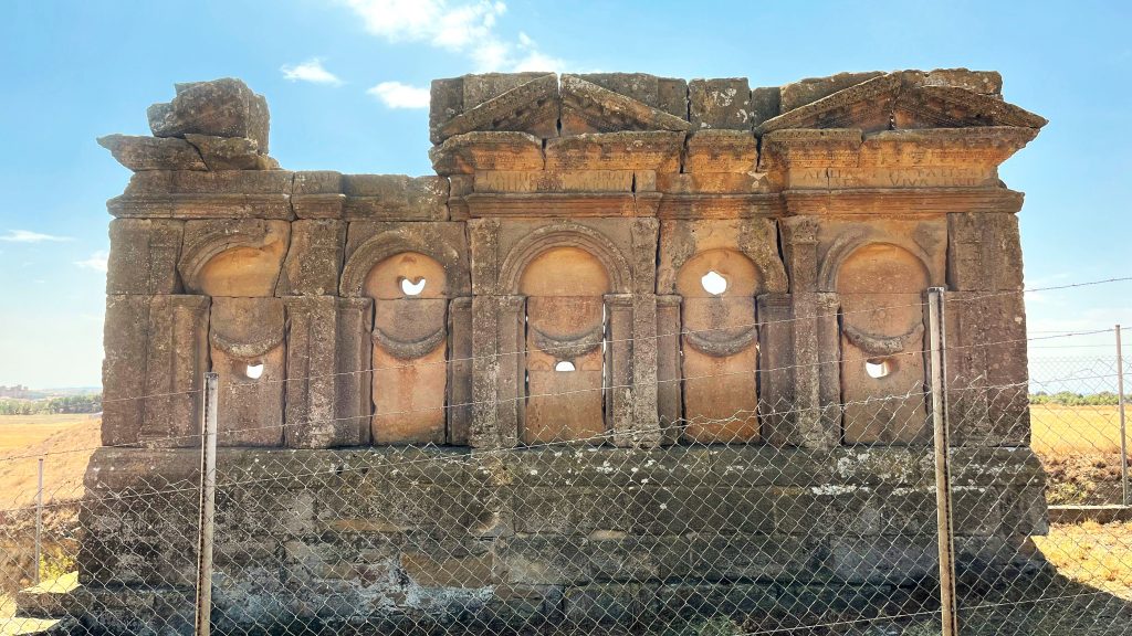Mausoleos romanos de Sádaba: los Atilios