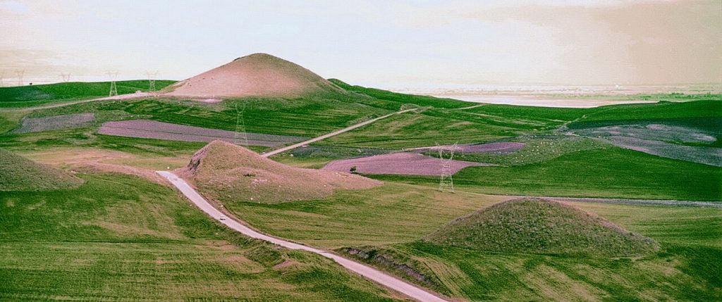 túmulo de Karnıyarık en Bin Tepe