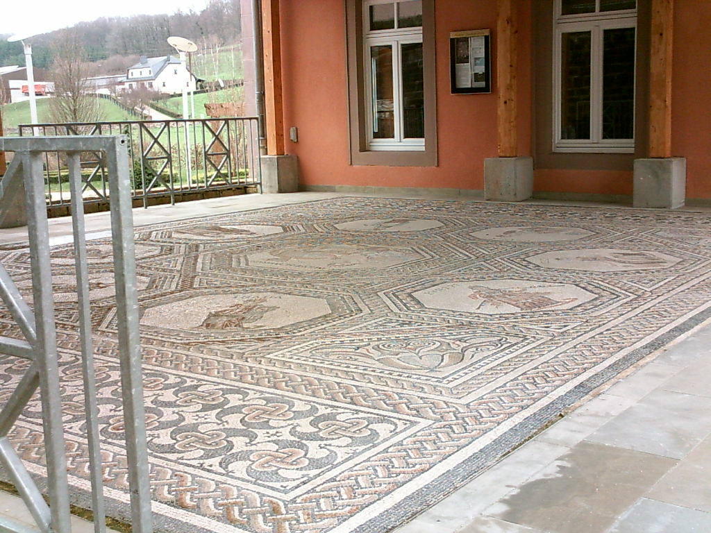 réplica del mosaico de las Nueve Musas de Vichten