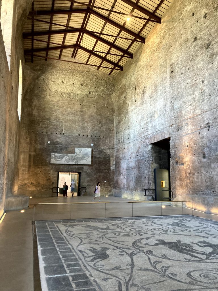 Estancia de las termas de Diocleciano con mosaico
