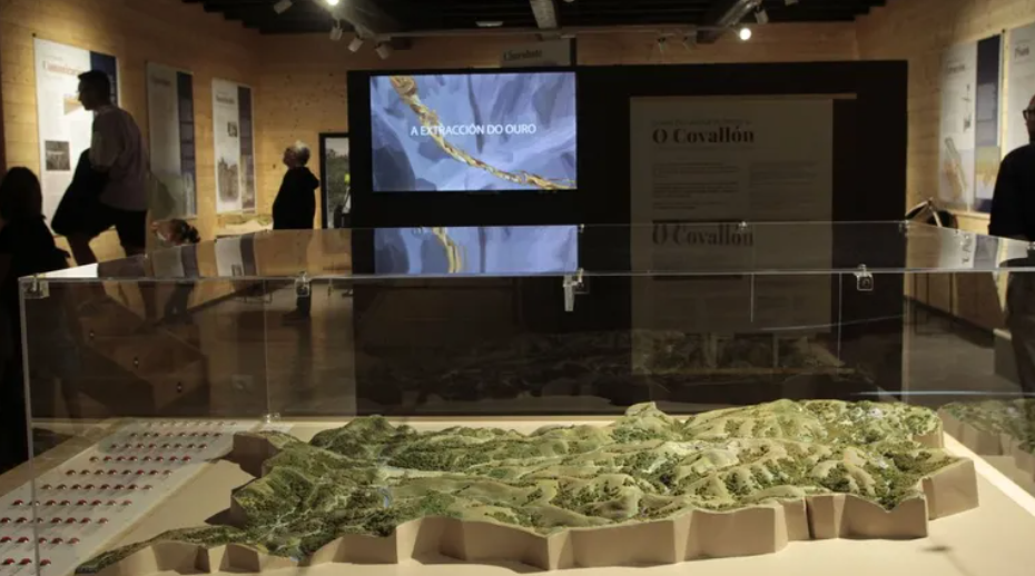 sala del CIMAR con maquetas de las minas romanas de oro