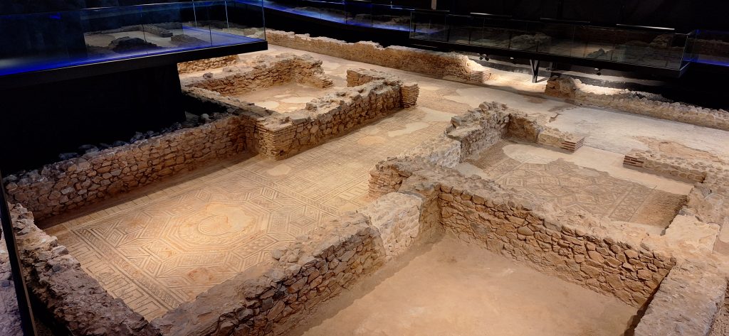 oecus o sala de visitas de villa Antiopa en Rincón de la Victoria