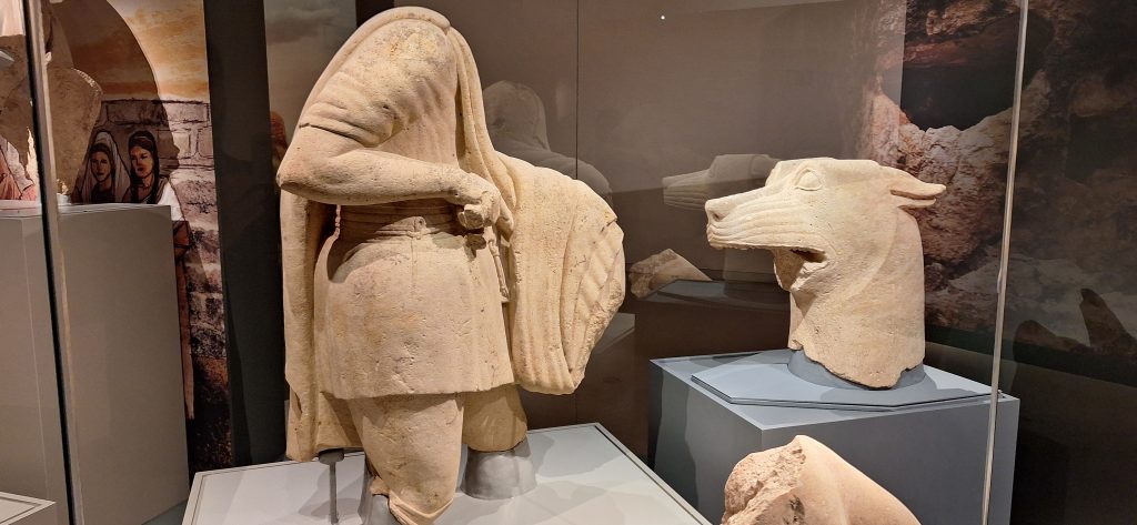 exposición la Dama, el Príncipe, el Héroe, la Diosa en el museo íbero de Jaén