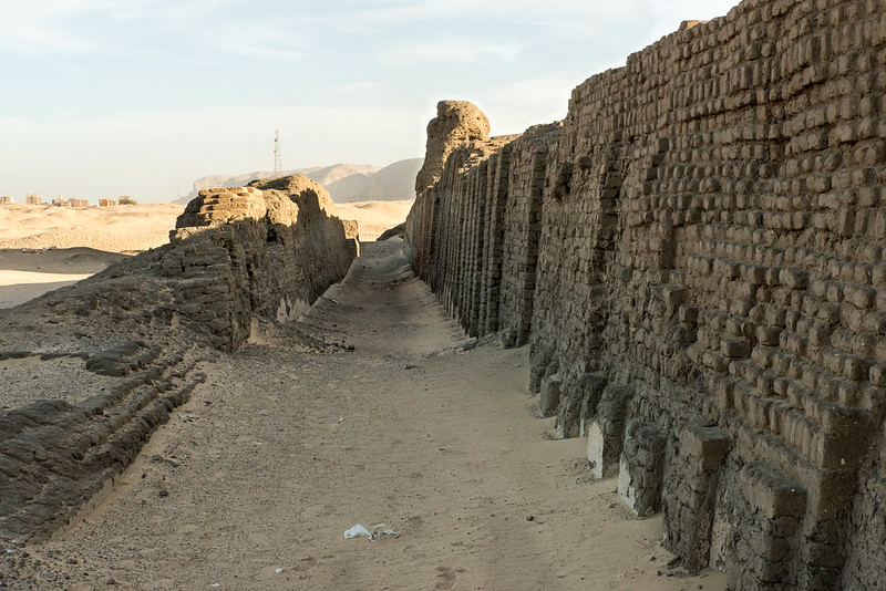 muros de adobe de Shunet el-Zebib, en Abydos