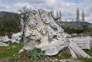 vestigios del templo de Adriano en Cyzicus