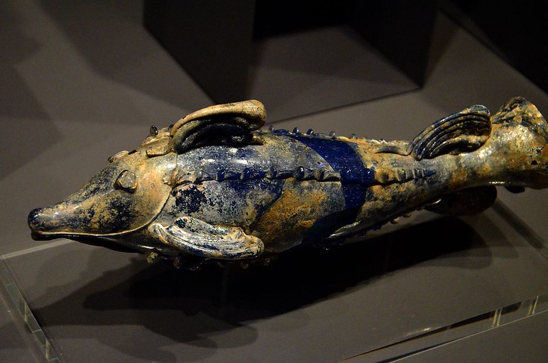 pez de vidrio romano policromado del tesoro de Begram