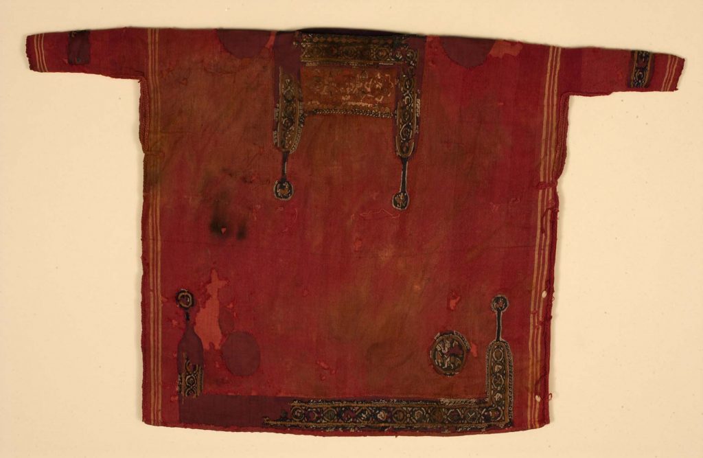 túnica egipcia que se conserva en el Bolton Museum