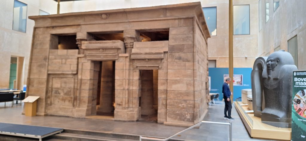 Templo de Taffa en el Rijksmuseum Van Oueden de Leiden