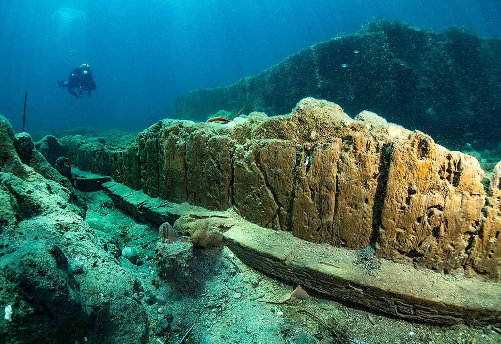 Ciudad romana sumergida de Aenaria en Ischia - arqueología submarina