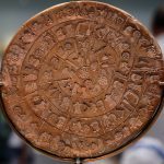 El Disco de Festos,  ¿tablero de juego milenario o texto indescifrable?