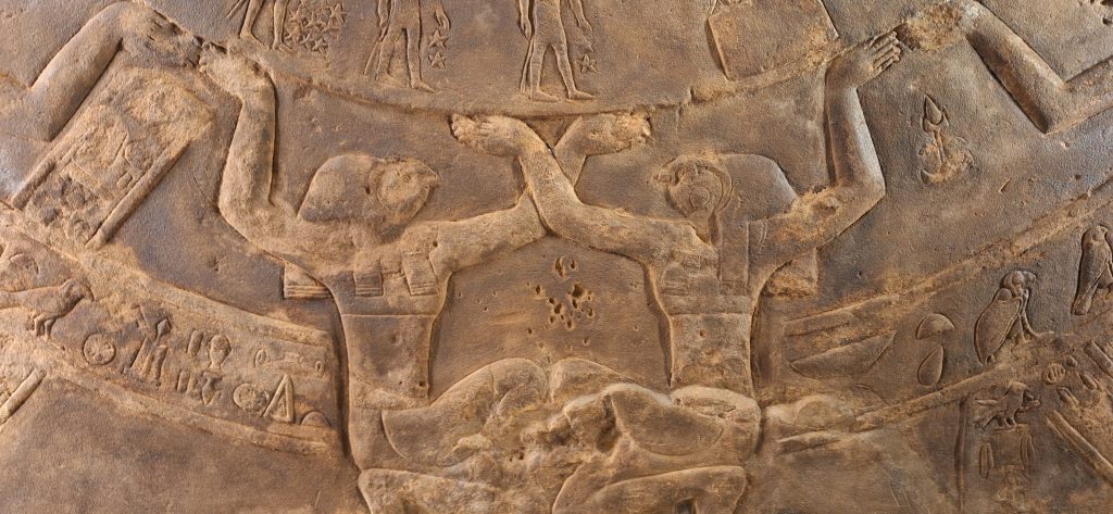 detalle del Zodiaco de Dendera en el museo del Louvre