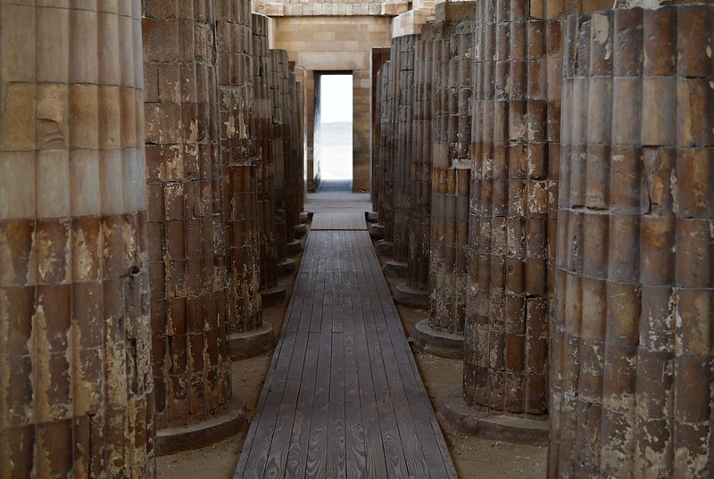 patio columnado del complejo funerario de Zoser en Saqqara