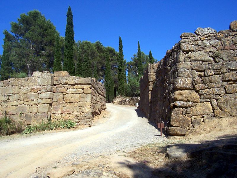 acceso al yacimiento de Ullastret, Ruta dels Ibers