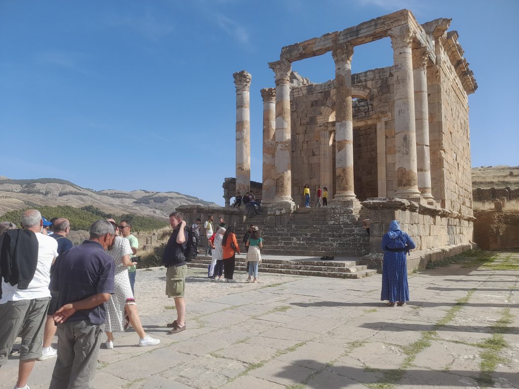 Templo en el foro de Djemila, Argelia romana