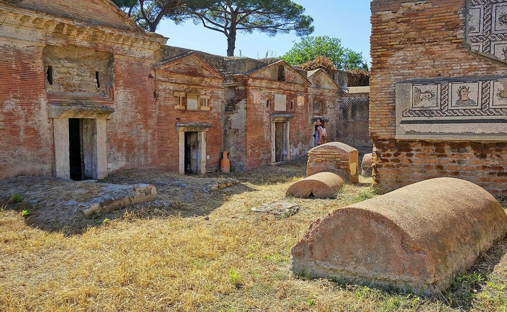tumbas de la Necrópolis de Porto en Isola Sacra