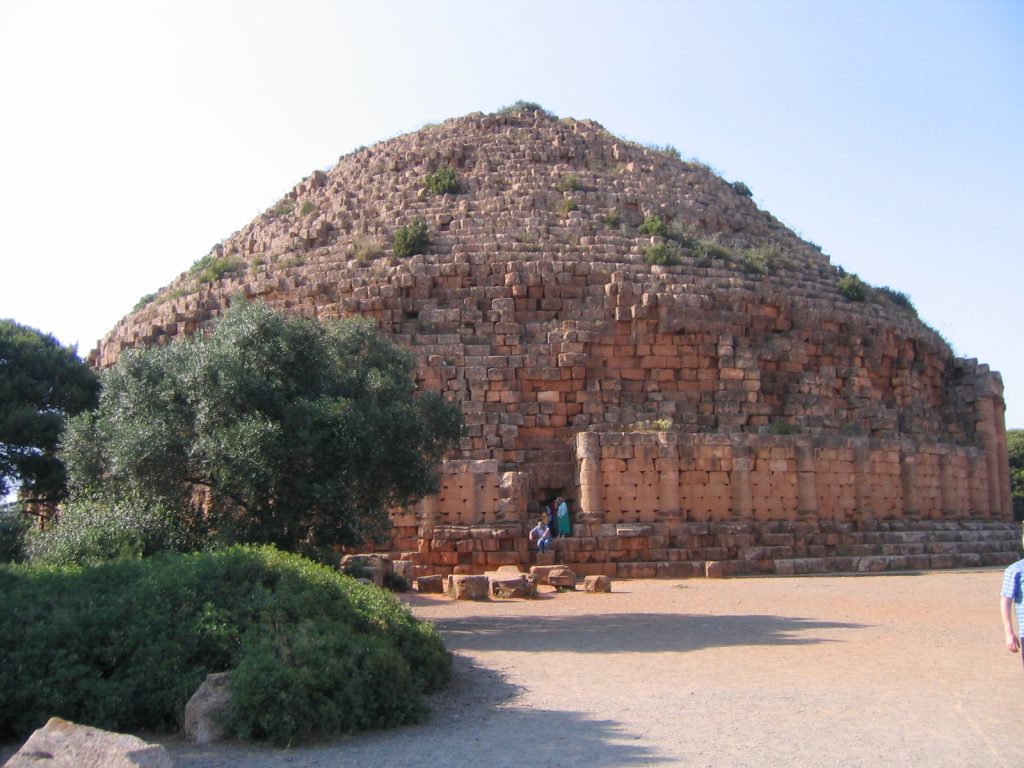 Tumba de la Cristiana, mausoleo real de los reyes de Mauritania, estado cliente de Roma, Argelia romana