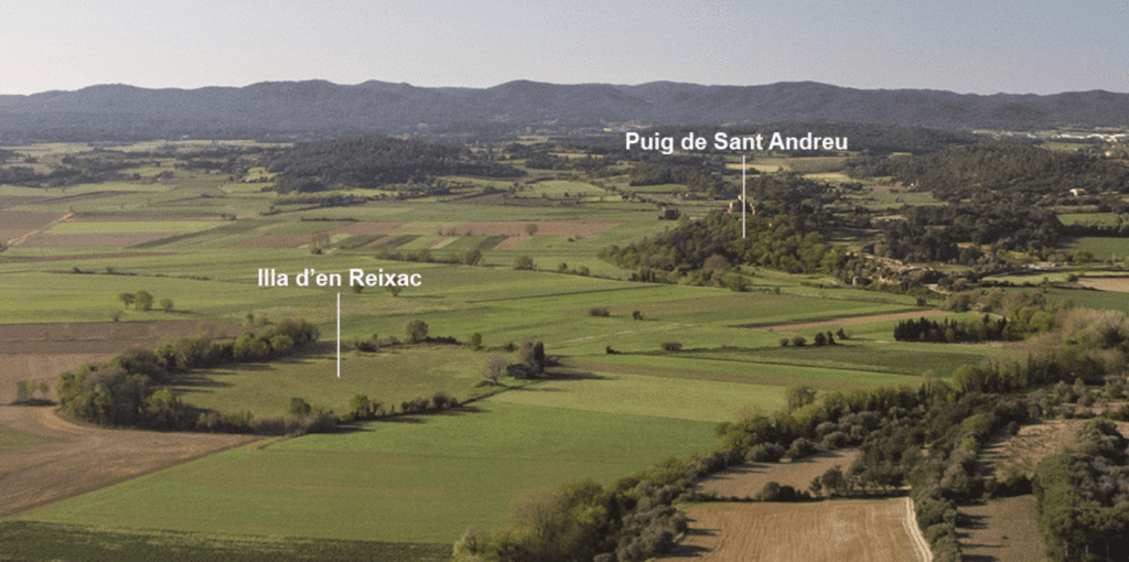 vista panorámica del poblado ibero de Ullastret con sus dos ubicaciones, la isla de Reixac y el Puig de Sant Andreu