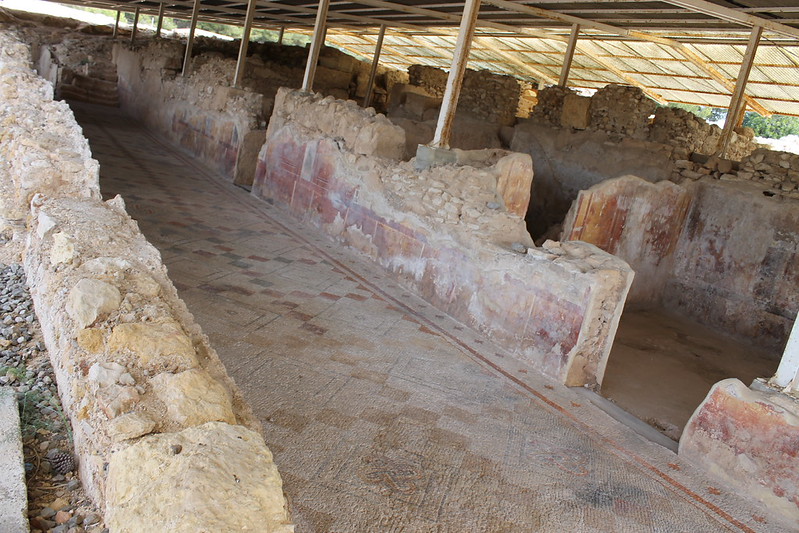 pasillo ricamente decorado de la villa romana de Els Munts
