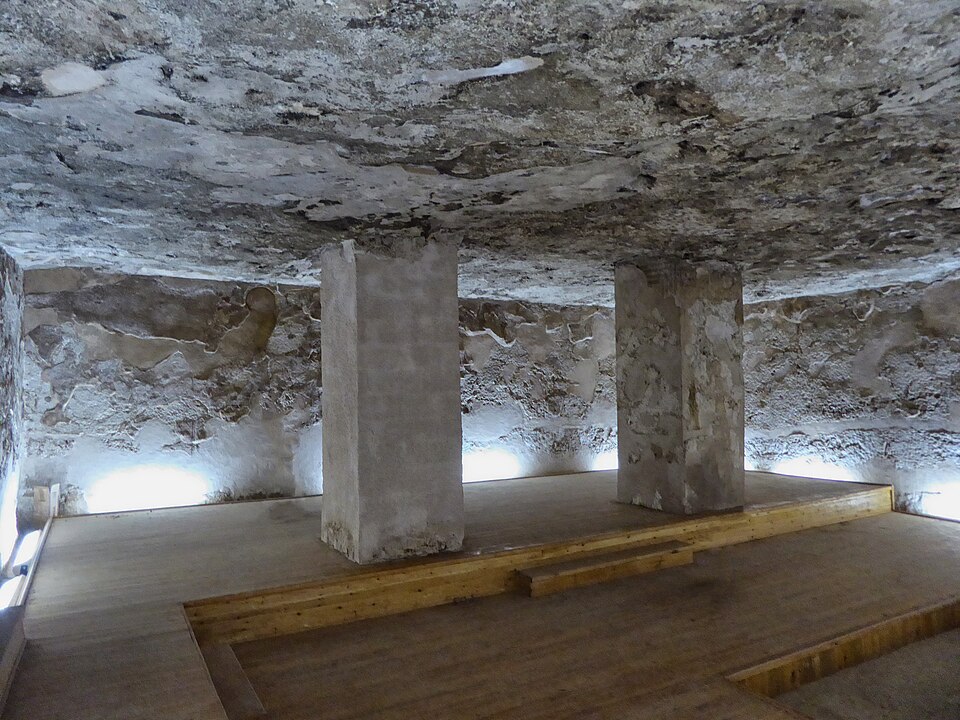 interior de la tumba de Akenatón en Amarna