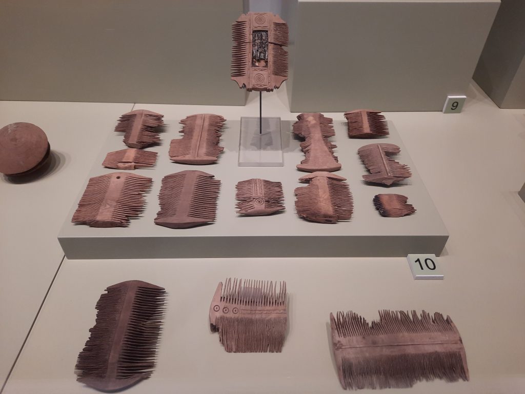 galería con peines de madera del Museo de Vindolanda