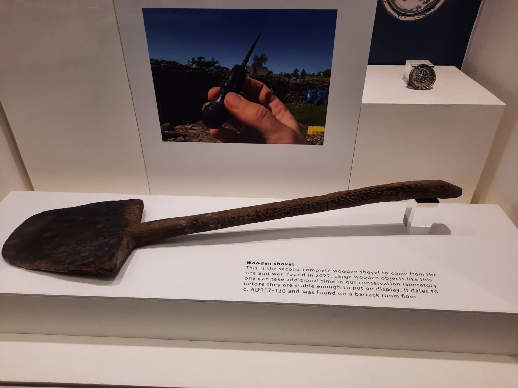 Pala de madera romana en el Museo de Vindolanda