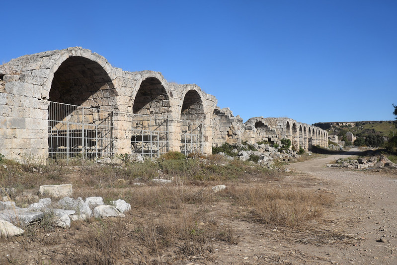 espacios abovedados del estadio de Perge donde se localizaban establecimientos, tiendas