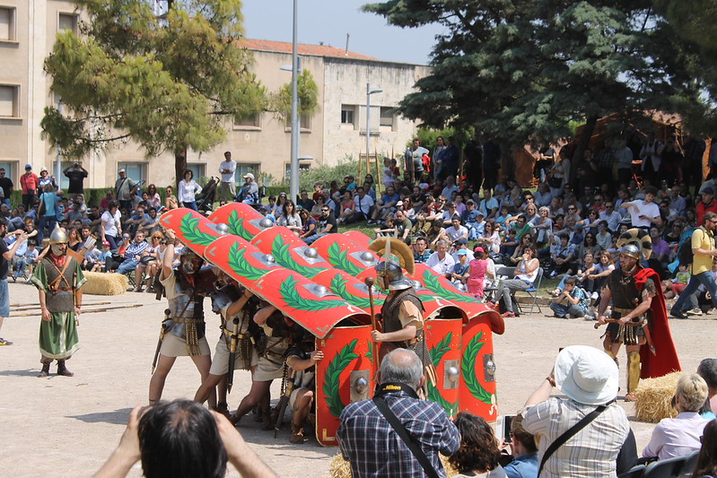recreación histórica con un testudo romano en el festival Tarraco Viva en su edición 2016