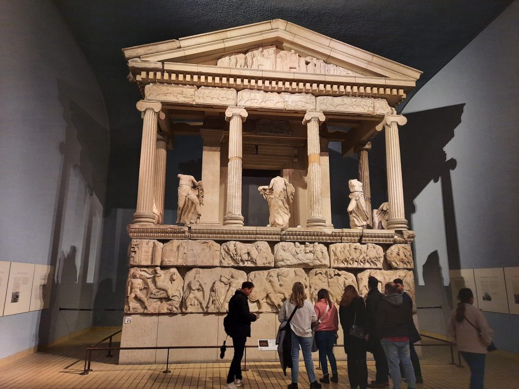 Monumento de las Nereidas en el Museo Británico