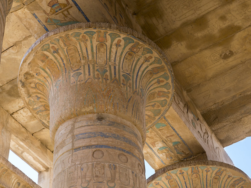 capiteles de la gran sala hipóstila del Ramesseum
