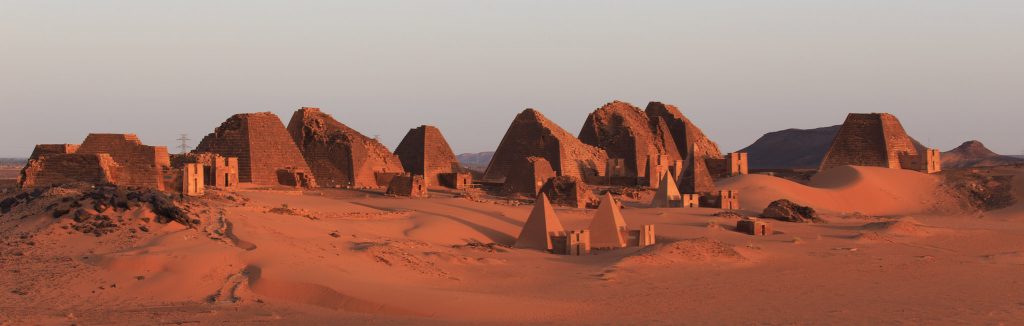 Pirámides del reino de Kush en Meroe