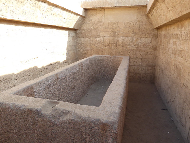 interior de la tumba de Sheshonq III en Tanis