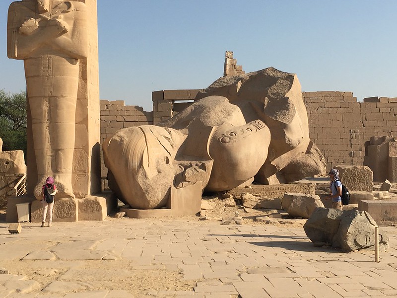 coloso de Ramsés II en el Ramesseum 