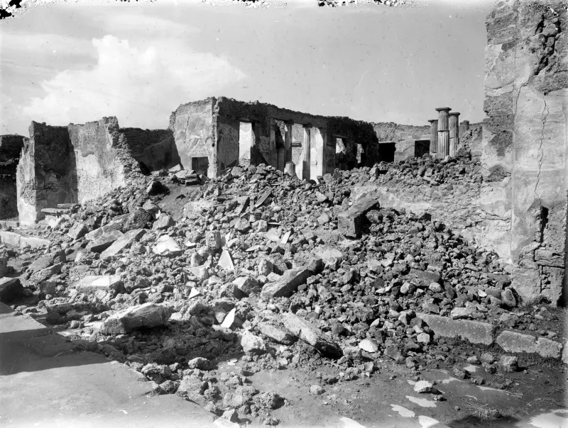 Casa del Fauno tras el bombardeo aliado de 1943
