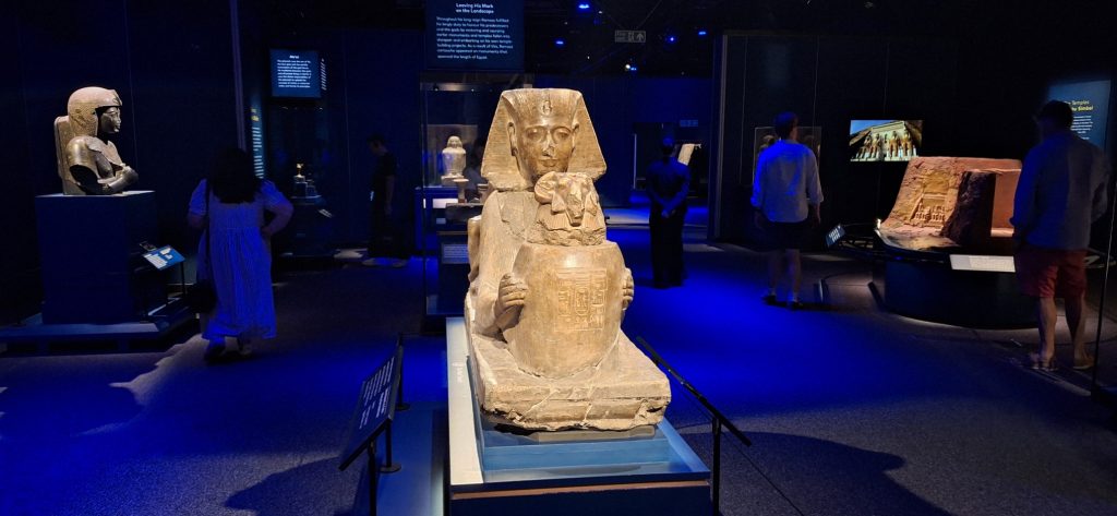 Estatua de Ramsés II