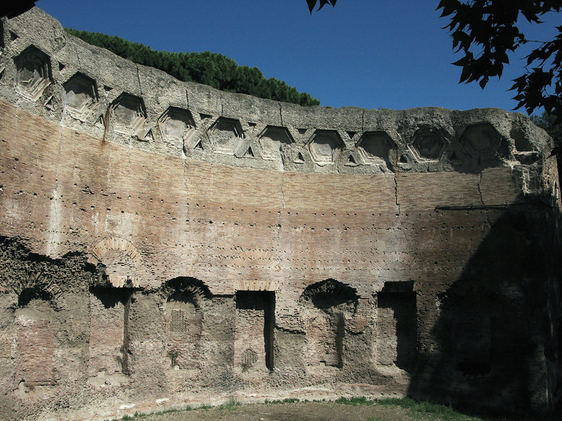 Exedra nororiental de las termas de Trajano en Roma