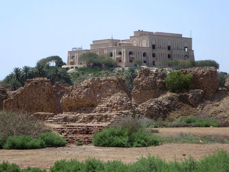 Palacio de Saddam Hussein en el área arqueológica de Babilonia