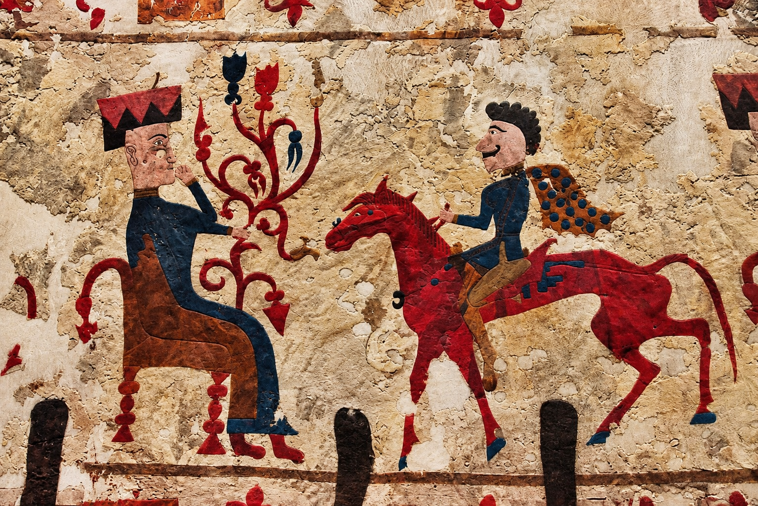 Gran tapiz de fieltro del Kurgán 5 de Pazyryk, con la representación de un jinete ante una figura femenina sentada que sostiene una rama florida. Museo Estatal del Hermitage, San Petersburgo.
